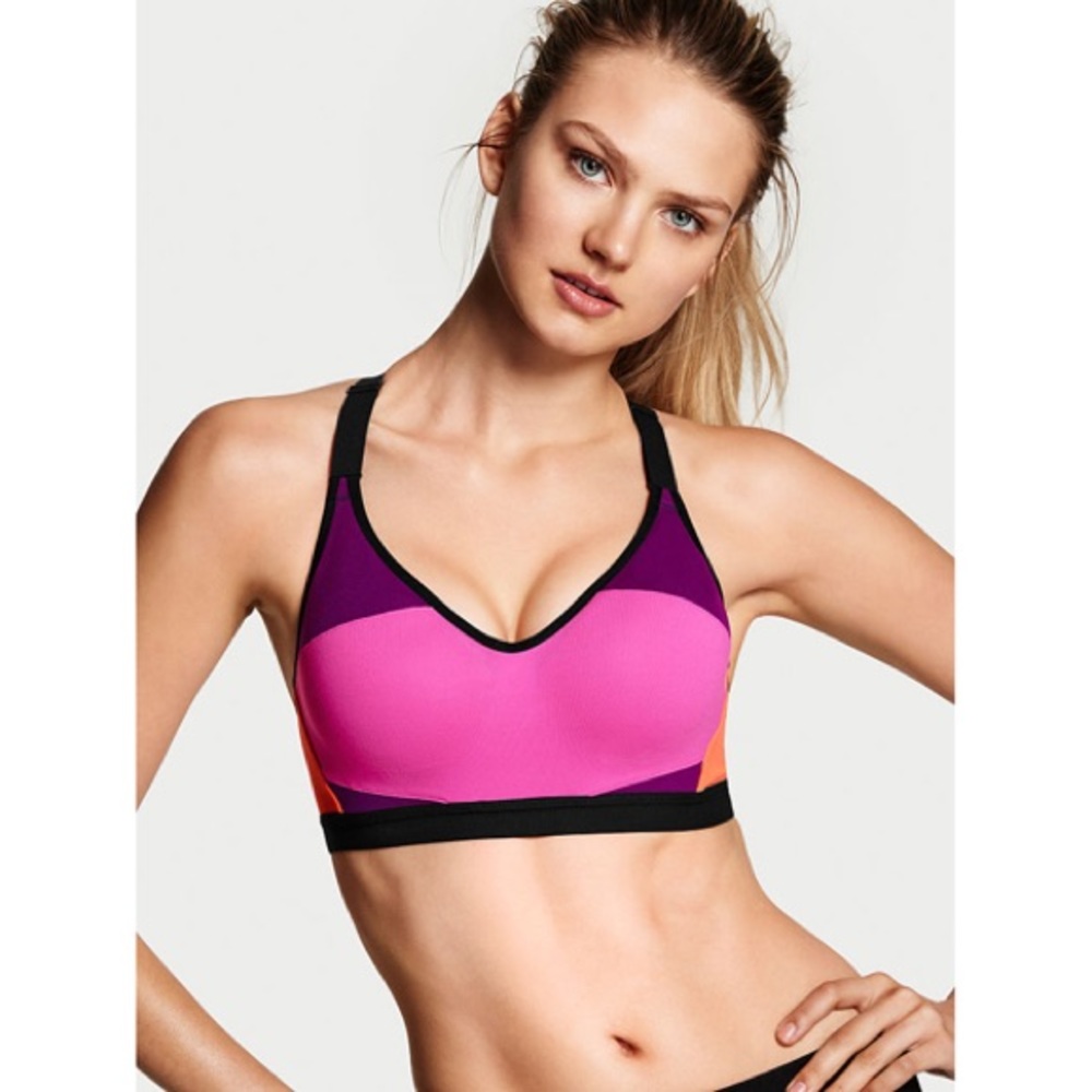 NWT VICTORIA’S SECRET Sports Bra , Size 32B